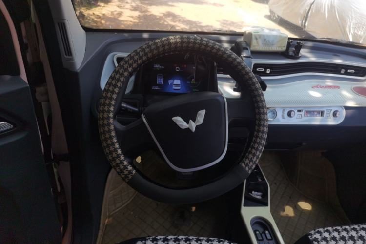 Used Wuling Hongguang MINIEV 2021 Macaron Premium Model – Lithium Iron Phosphate Steering Wheel
