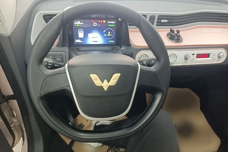 Used Wuling Hongguang MINIEV 2021 Macaron Fashion Edition Lithium-Ion Battery Steering Wheel