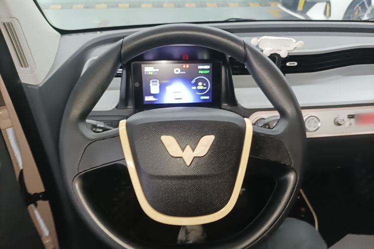 Used Wuling Hongguang MINIEV 2021 Macaron Premium Model – Lithium Iron Phosphate Steering Wheel