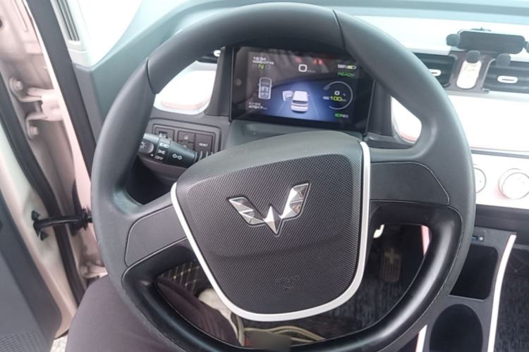 Used Wuling Hongguang MINIEV 2021 Macaron Premium Model – Lithium Iron Phosphate Steering Wheel