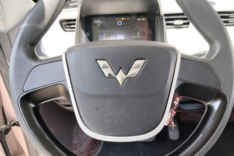 Used Wuling Hongguang MINIEV 2021 Macaron Premium Model – Lithium Iron Phosphate Steering Wheel
