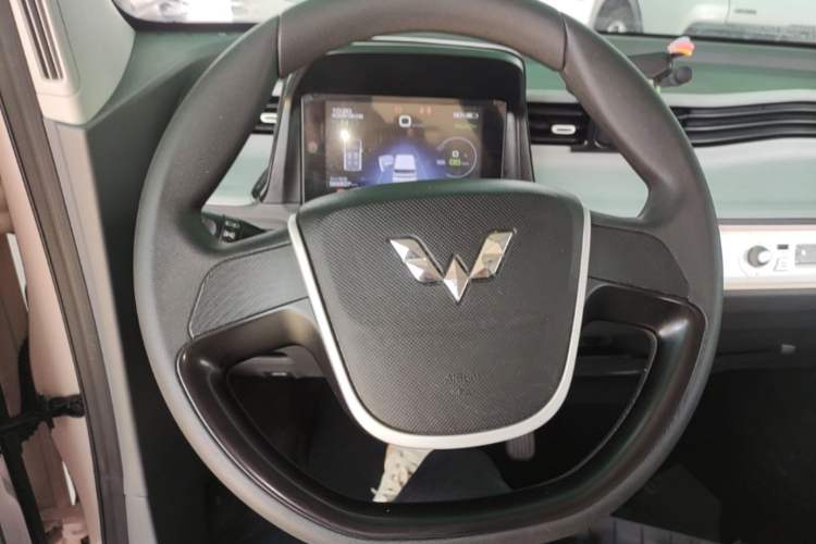 Used Wuling Hongguang MINIEV 2021 Macaron Premium Model – Lithium Iron Phosphate Steering Wheel