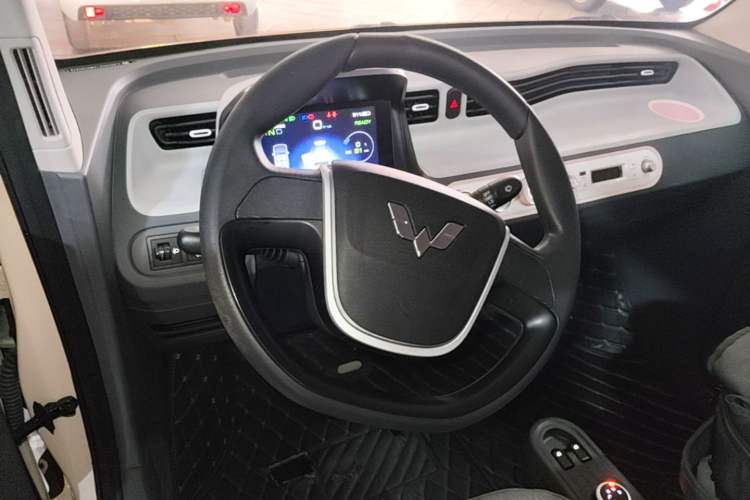 Used Wuling Hongguang MINIEV 2021 Macaron Fashion Edition Lithium-Ion Battery Steering Wheel