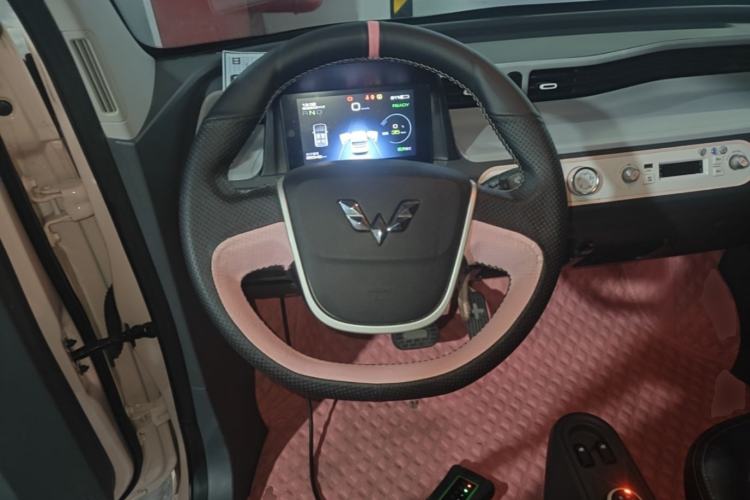 Used Wuling Hongguang MINIEV 2021 Macaron Premium Model – Lithium Iron Phosphate Steering Wheel