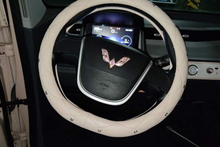 Used Wuling Hongguang MINIEV 2021 Macaron Premium Model – Lithium Iron Phosphate Steering Wheel