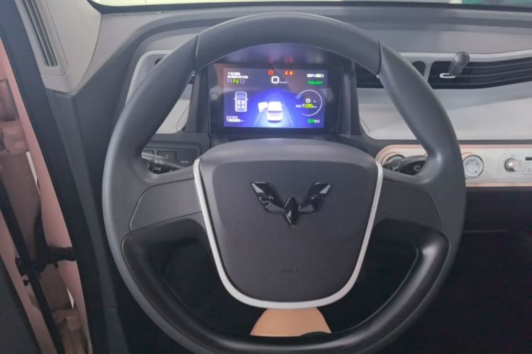 Used Wuling Hongguang MINIEV 2021 Macaron Sandwich Model 170 km Lithium Ternary Steering Wheel