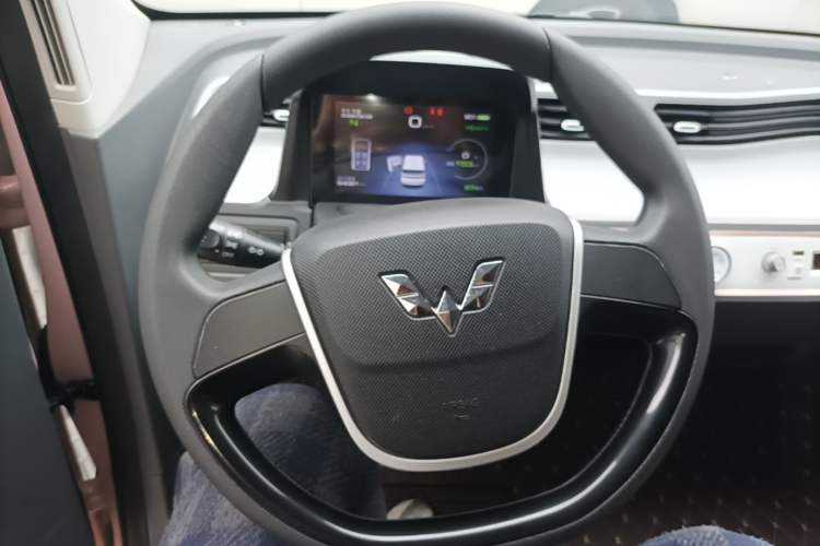 Used Wuling Hongguang MINIEV 2021 Macaron Premium Model – Lithium Iron Phosphate Steering Wheel
