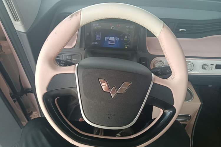 Used Wuling Hongguang MINIEV 2021 Macaron Sandwich Model 170 km Lithium Iron Phosphate Steering Wheel