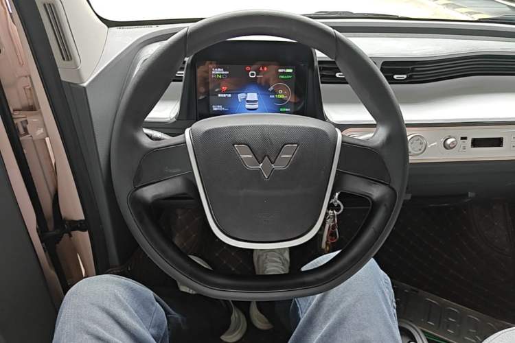 Used Wuling Hongguang MINIEV 2021 Macaron Sandwich Model 170 km Lithium Iron Phosphate Steering Wheel
