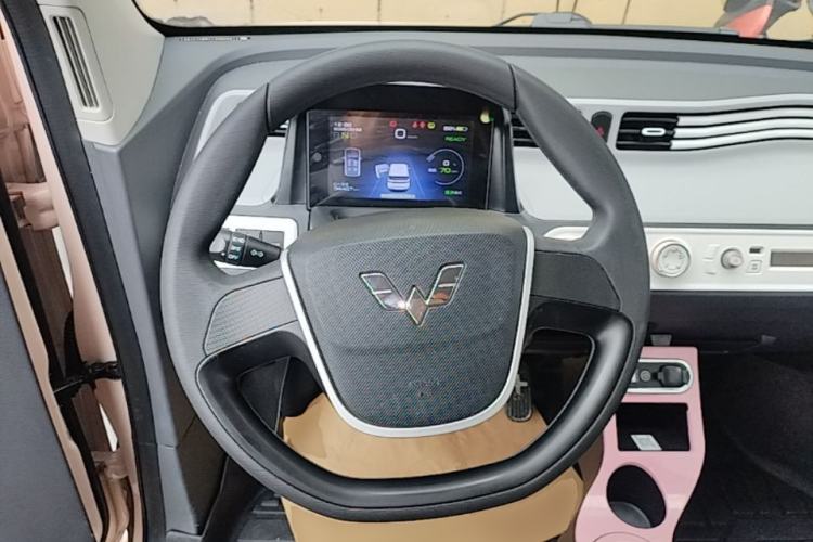 Used Wuling Hongguang MINIEV 2021 Macaron Fashion Model Lithium Iron Phosphate Steering Wheel