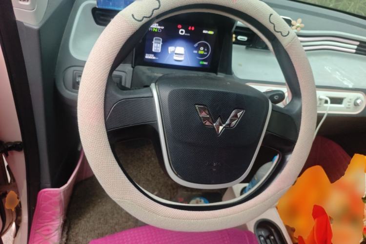 Used Wuling Hongguang MINIEV 2021 Macaron Fashion Edition Lithium-Ion Battery Steering Wheel