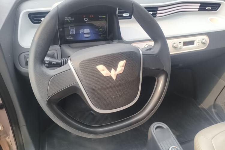 Used Wuling Hongguang MINIEV 2021 Macaron Fashion Model Lithium Iron Phosphate Steering Wheel