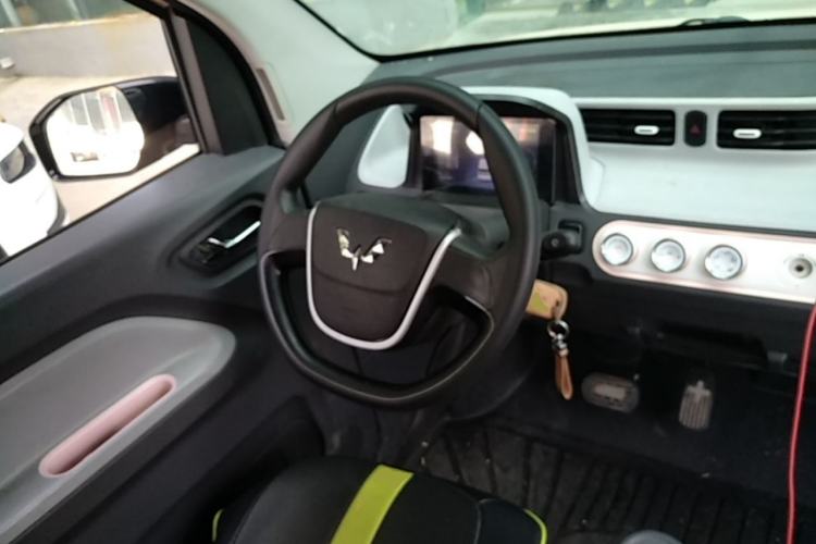 Used Wuling Hongguang MINIEV 2021 Macaron Fashion Model Lithium Iron Phosphate Steering Wheel