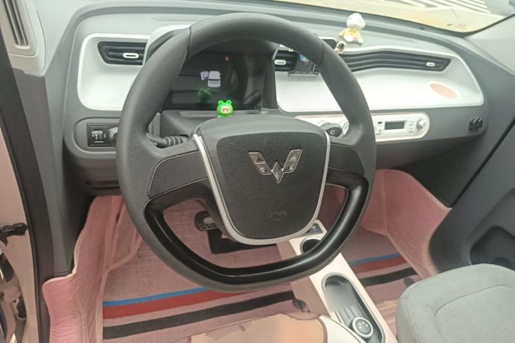 Used Wuling Hongguang MINIEV 2021 Macaron Premium Model – Lithium-NMC Steering Wheel