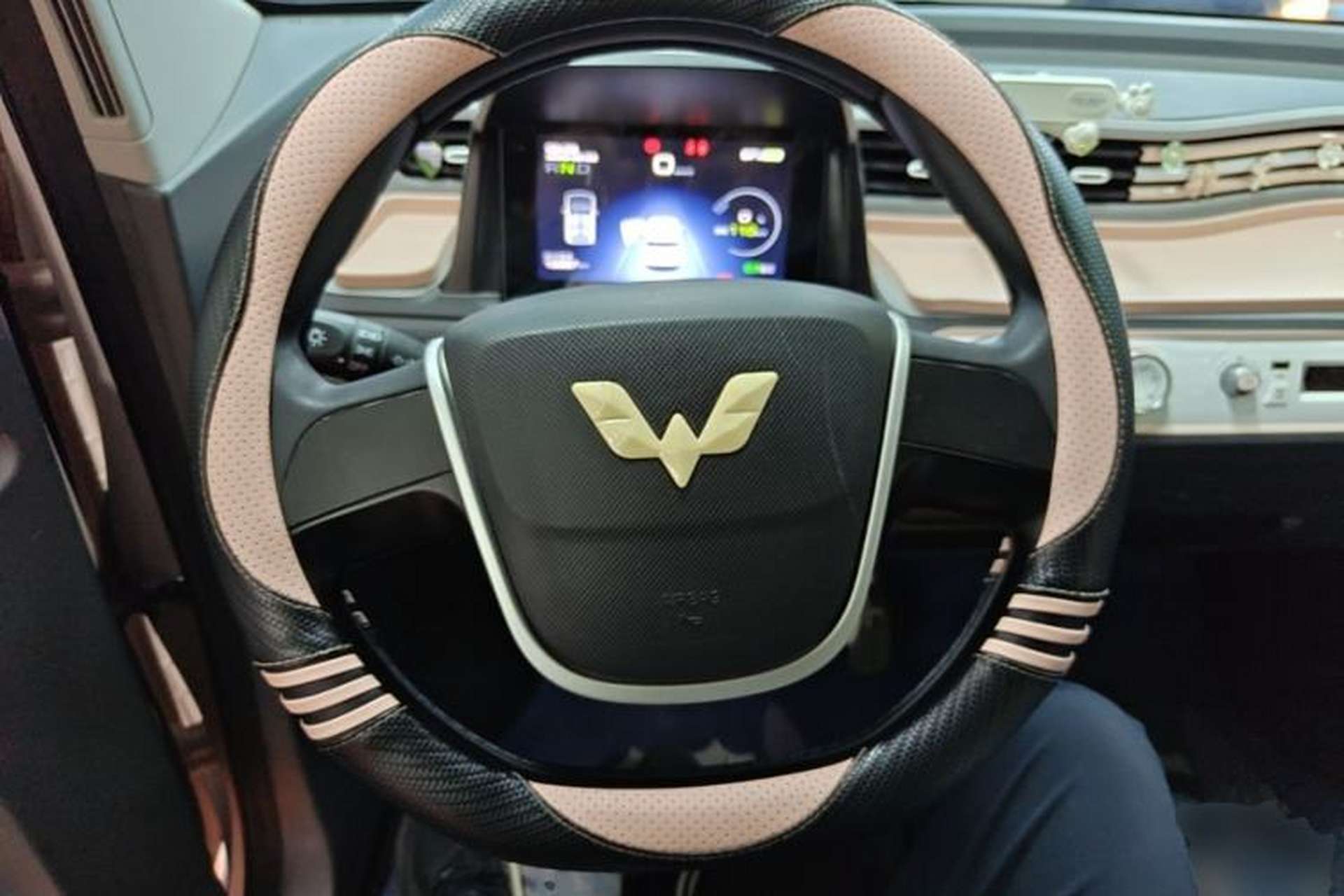 Used Wuling Hongguang MINIEV 2021 Macaron Fashion Edition Lithium-Ion Battery Steering Wheel