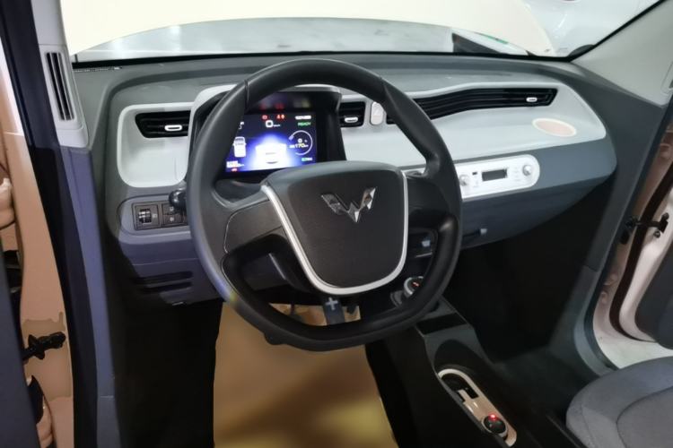 Used Wuling Hongguang MINIEV 2021 Macaron Premium Model – Lithium Iron Phosphate Steering Wheel