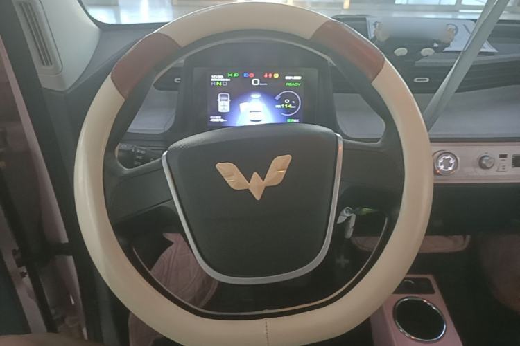 Used Wuling Hongguang MINIEV 2021 Macaron Fashion Model Lithium Iron Phosphate Steering Wheel