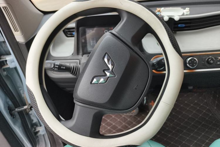 Used Wuling Hongguang MINIEV 2021 Macaron Premium Model – Lithium-NMC Steering Wheel