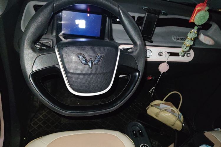 Used Wuling Hongguang MINIEV 2021 Macaron Fashion Edition Lithium-Ion Battery Steering Wheel