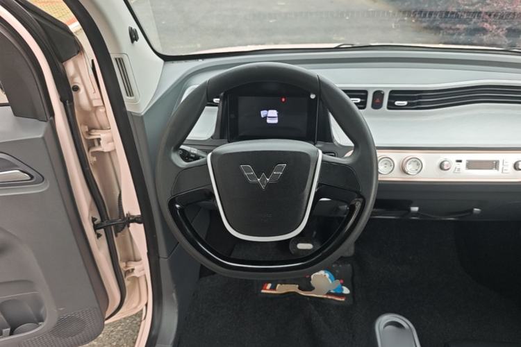 Used Wuling Hongguang MINIEV 2021 Macaron Fashion Edition Lithium-Ion Battery Steering Wheel