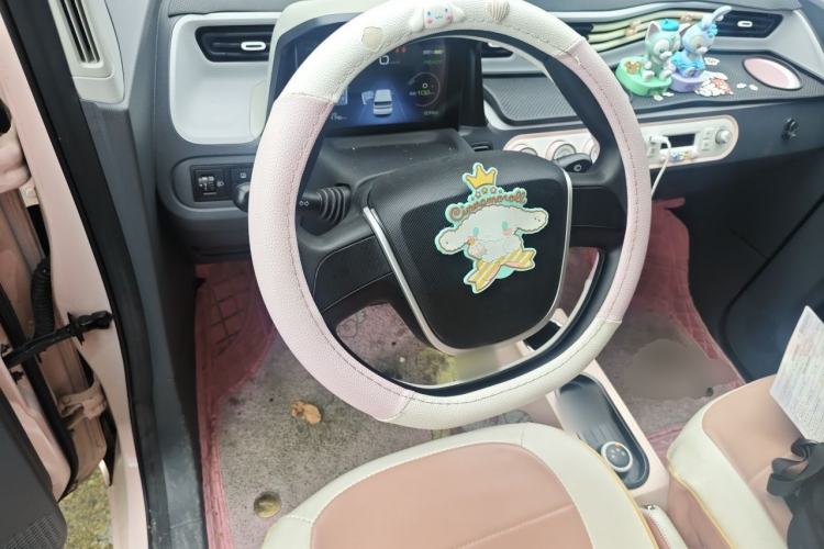 Used Wuling Hongguang MINIEV 2021 Macaron Fashion Model Lithium Iron Phosphate Steering Wheel