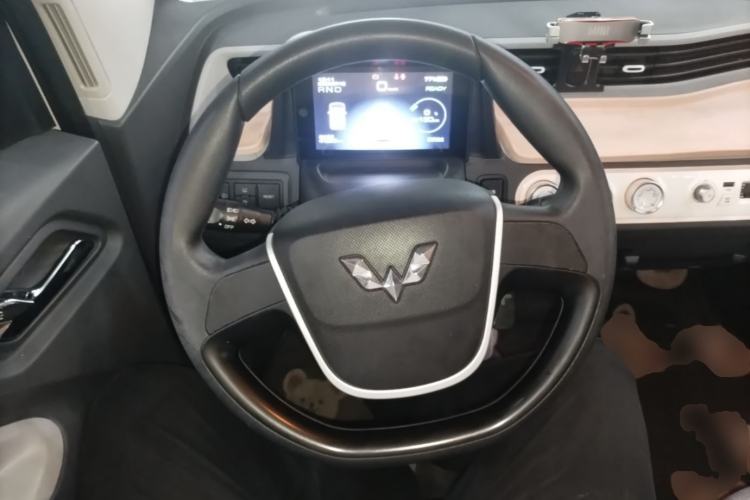 Used Wuling Hongguang MINIEV 2021 Macaron Premium Model – Lithium Iron Phosphate Steering Wheel