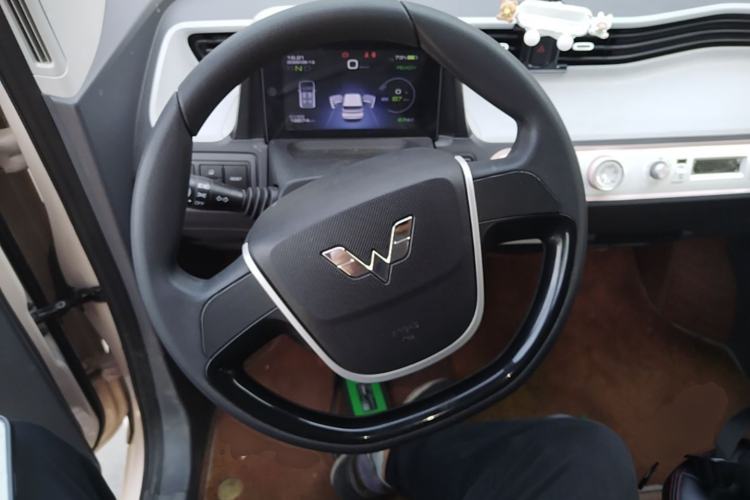 Used Wuling Hongguang MINIEV 2021 Macaron Fashion Model Lithium Iron Phosphate Steering Wheel