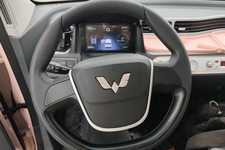 Used Wuling Hongguang MINIEV 2021 Macaron Premium Model – Lithium-NMC Steering Wheel