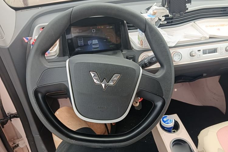 Used Wuling Hongguang MINIEV 2021 Macaron Fashion Edition Lithium-Ion Battery Steering Wheel