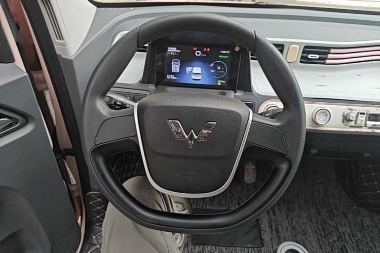 Used Wuling Hongguang MINIEV 2021 Macaron Premium Model – Lithium Iron Phosphate Steering Wheel