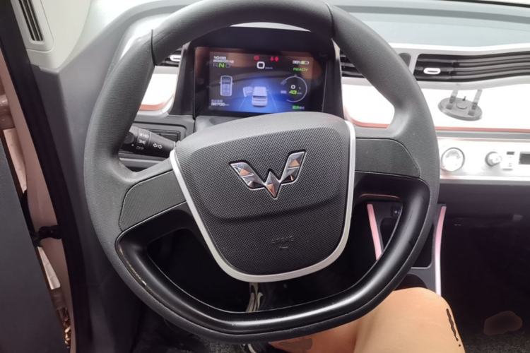 Used Wuling Hongguang MINIEV 2021 Macaron Fashion Model Lithium Iron Phosphate Steering Wheel