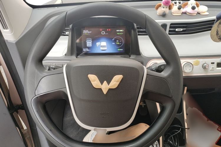 Used Wuling Hongguang MINIEV 2021 Macaron Fashion Edition Lithium-Ion Battery Steering Wheel