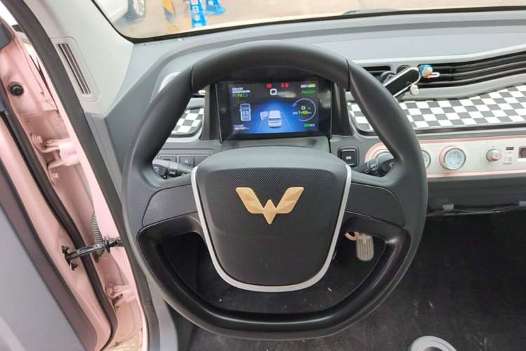 Used Wuling Hongguang MINIEV 2021 Macaron Premium Model – Lithium Iron Phosphate Steering Wheel