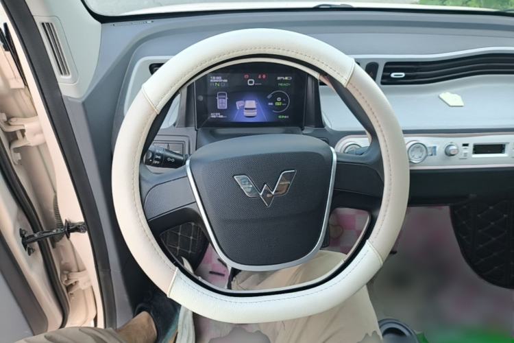 Used Wuling Hongguang MINIEV 2021 Macaron Premium Model – Lithium Iron Phosphate Steering Wheel