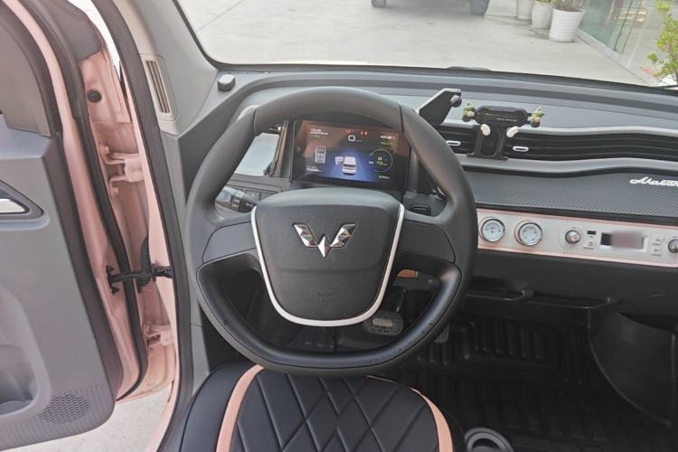 Used Wuling Hongguang MINIEV 2021 Macaron Premium Model – Lithium-NMC Steering Wheel