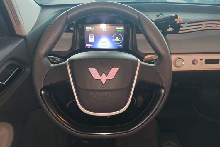 Used Wuling Hongguang MINIEV 2021 Macaron Premium Model – Lithium Iron Phosphate Steering Wheel