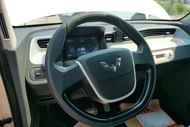 Used Wuling Hongguang MINIEV 2021 Macaron Fashion Model Lithium Iron Phosphate Steering Wheel