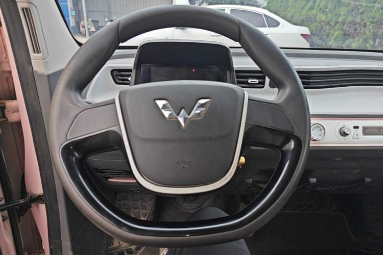 Used Wuling Hongguang MINIEV 2021 Macaron Fashion Edition Lithium-Ion Battery Steering Wheel