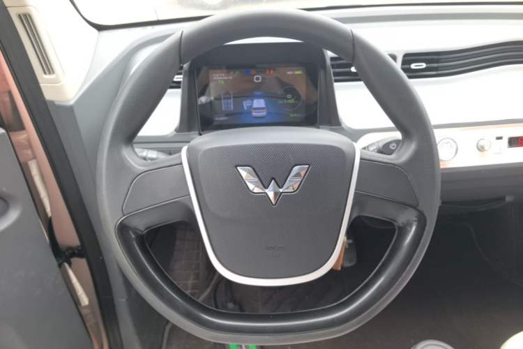 Used Wuling Hongguang MINIEV 2021 Macaron Premium Model – Lithium-NMC Steering Wheel