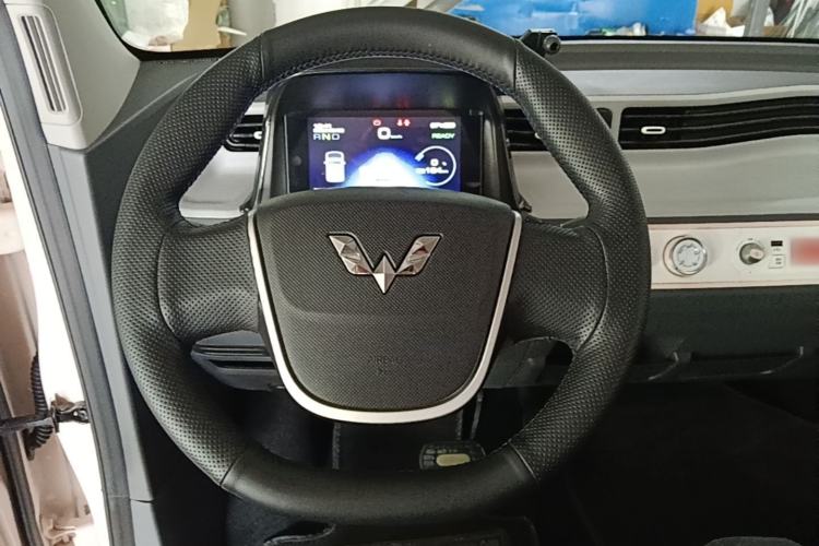 Used Wuling Hongguang MINIEV 2021 Macaron Premium Model – Lithium Iron Phosphate Steering Wheel