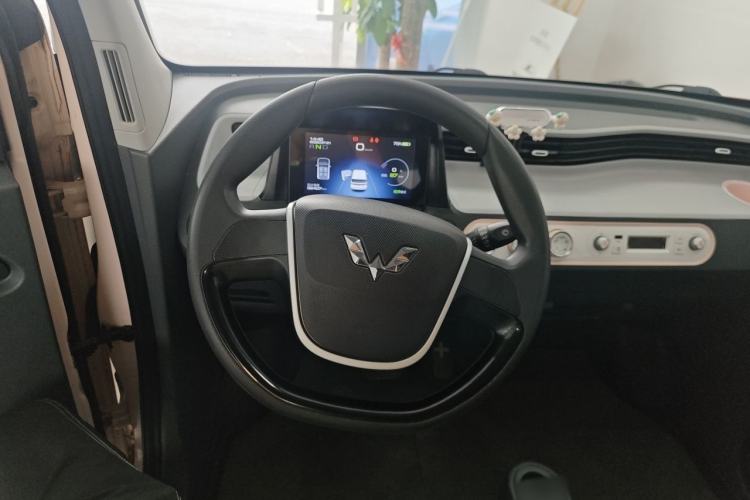 Used Wuling Hongguang MINIEV 2021 Macaron Fashion Model Lithium Iron Phosphate Steering Wheel