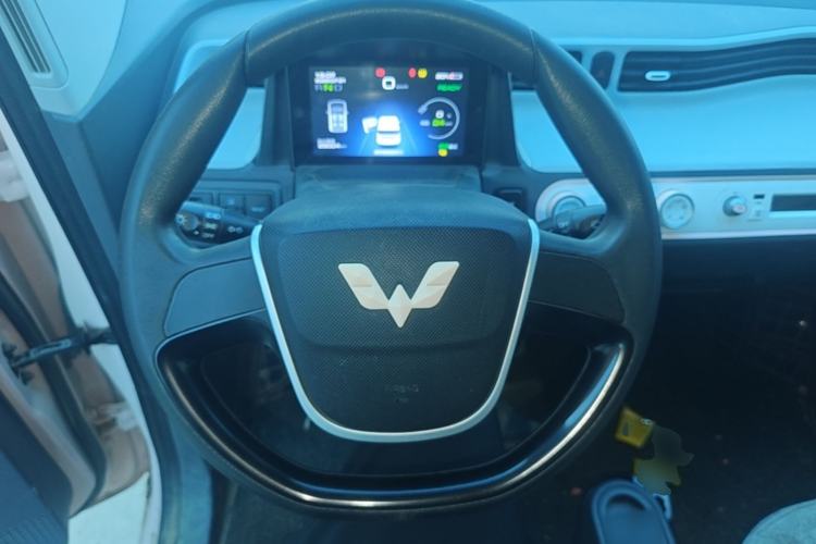 Used Wuling Hongguang MINIEV 2021 Macaron Fashion Model Lithium Iron Phosphate Steering Wheel