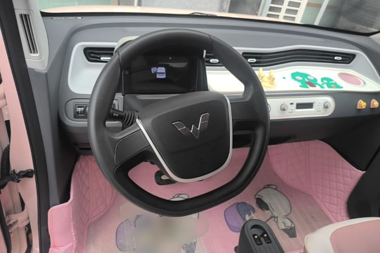 Used Wuling Hongguang MINIEV 2021 Macaron Fashion Model Lithium Iron Phosphate Steering Wheel