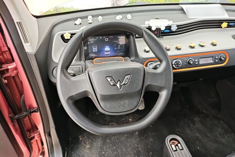 Used Wuling Hongguang MINIEV 2021 Macaron Fashion Edition Lithium-Ion Battery Steering Wheel