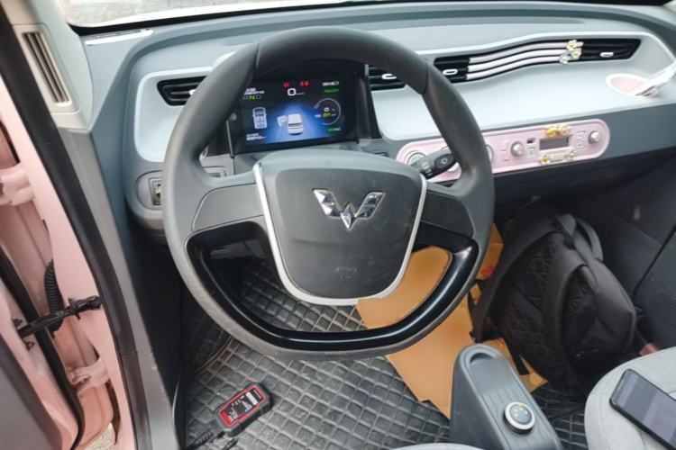 Used Wuling Hongguang MINIEV 2021 Macaron Premium Model – Lithium Iron Phosphate Steering Wheel