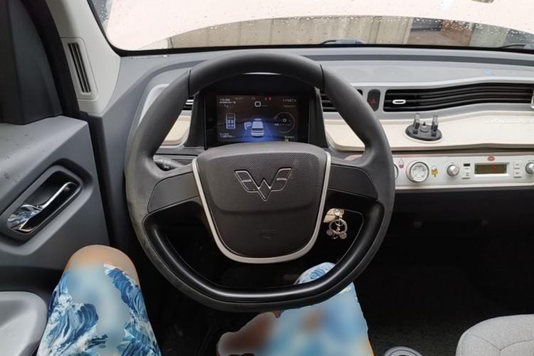 Used Wuling Hongguang MINIEV 2021 Macaron Fashion Edition Lithium-Ion Battery Steering Wheel
