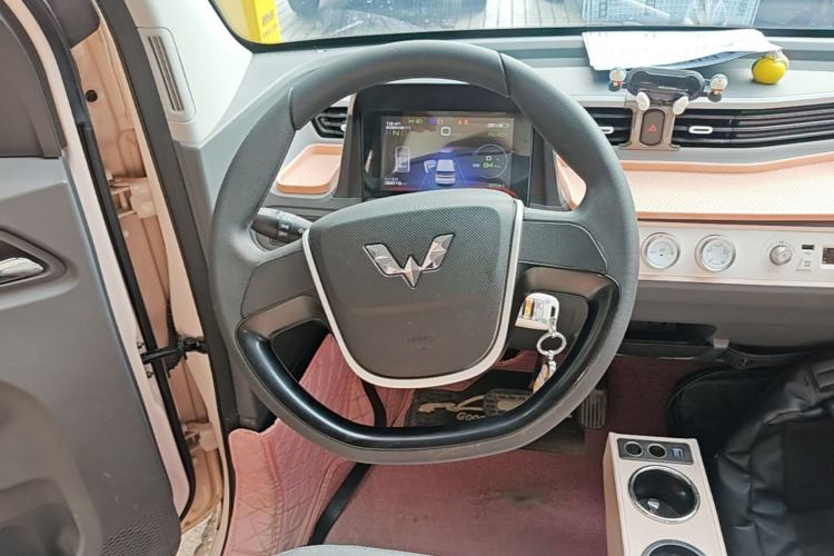 Used Wuling Hongguang MINIEV 2021 Macaron Premium Model – Lithium Iron Phosphate Steering Wheel