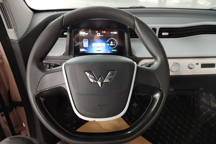Used Wuling Hongguang MINIEV 2021 Macaron Fashion Model Lithium Iron Phosphate Steering Wheel