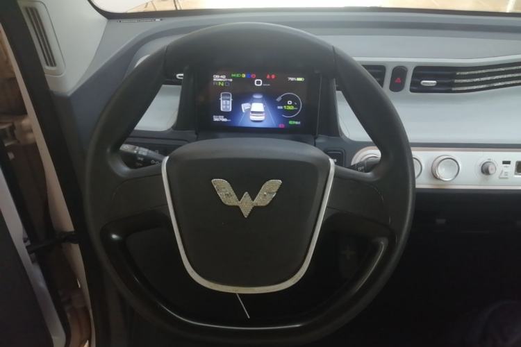 Used Wuling Hongguang MINIEV 2021 Macaron Premium Model – Lithium Iron Phosphate Steering Wheel