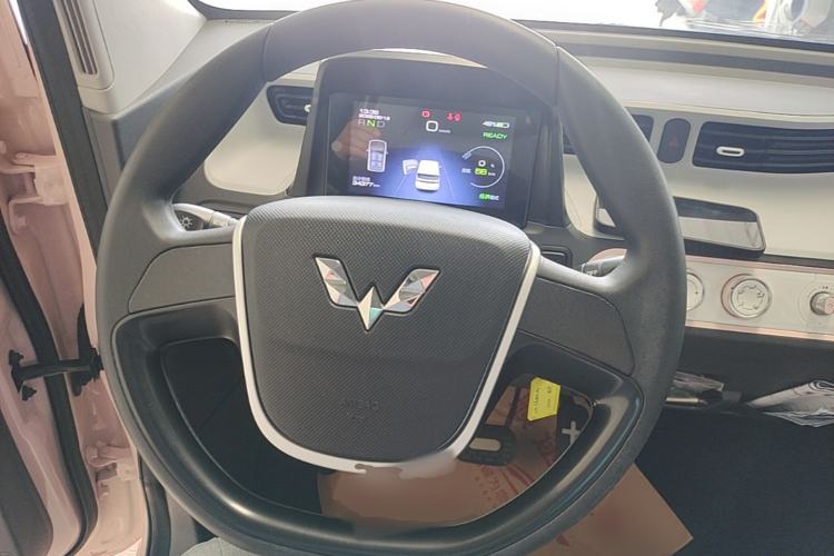 Used Wuling Hongguang MINIEV 2021 Macaron Fashion Edition Lithium-Ion Battery Steering Wheel